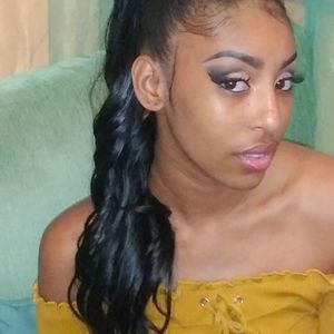 Meet your Posher, Ebony